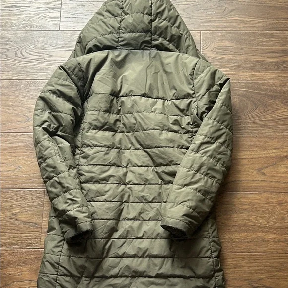 The North Face Women's Green Hooded Puffer Coat reversible size M - Picture 5 of 5